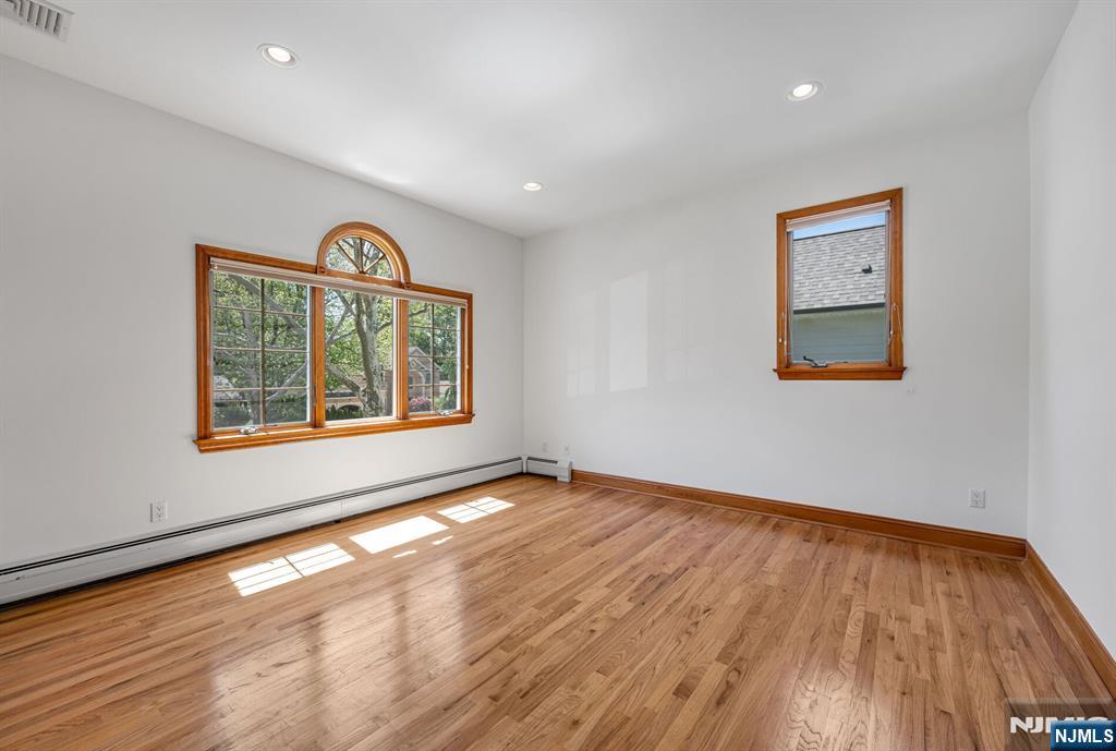309 South Drive Paramus, NJ 07652 - Photo 37 of 50