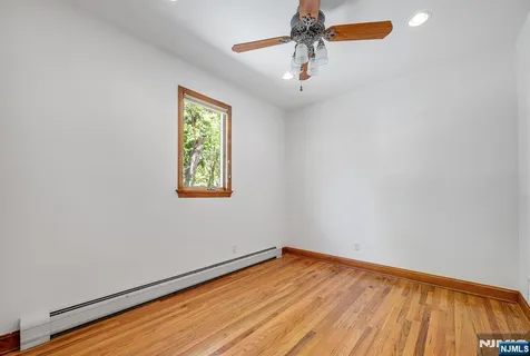 $1,395,000 | 309 South Drive, Paramus, NJ 07652