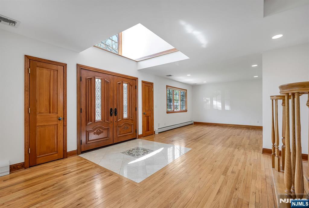 309 South Drive Paramus, NJ 07652 - Photo 6 of 50