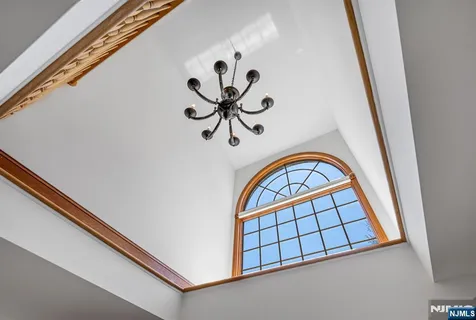 $1,395,000 | 309 South Drive, Paramus, NJ 07652