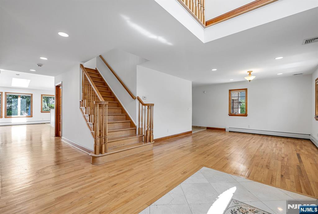 309 South Drive Paramus, NJ 07652 - Photo 8 of 50