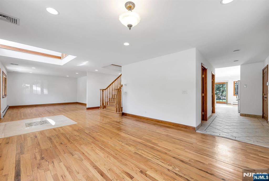 309 South Drive Paramus, NJ 07652 - Photo 10 of 50