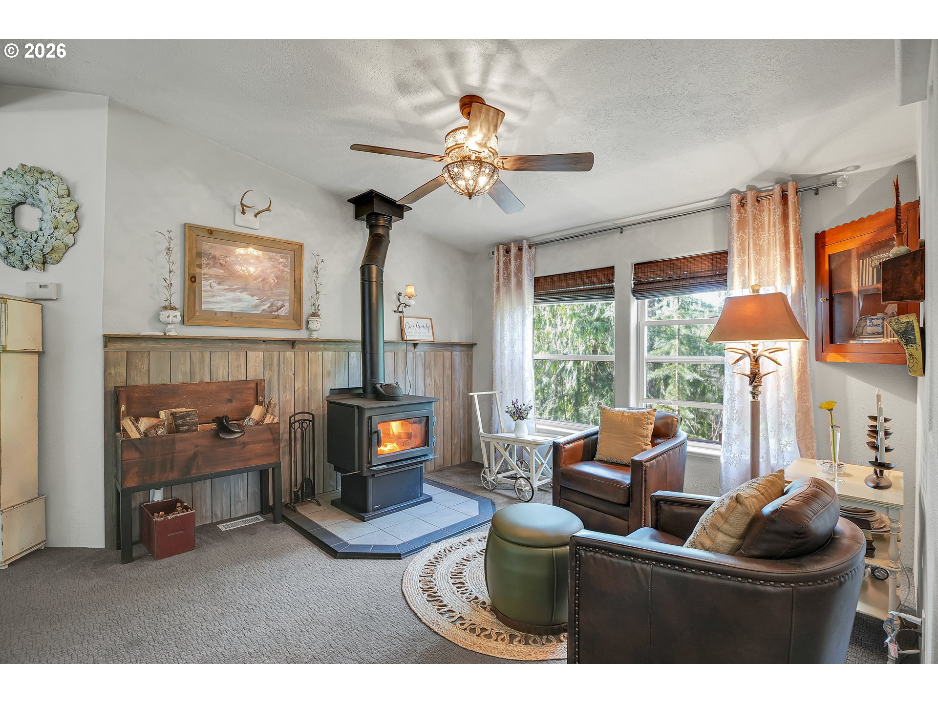39444 Southeast Tumala Mountain Road Estacada, OR 97023 - Photo 13 of 48 Living Room