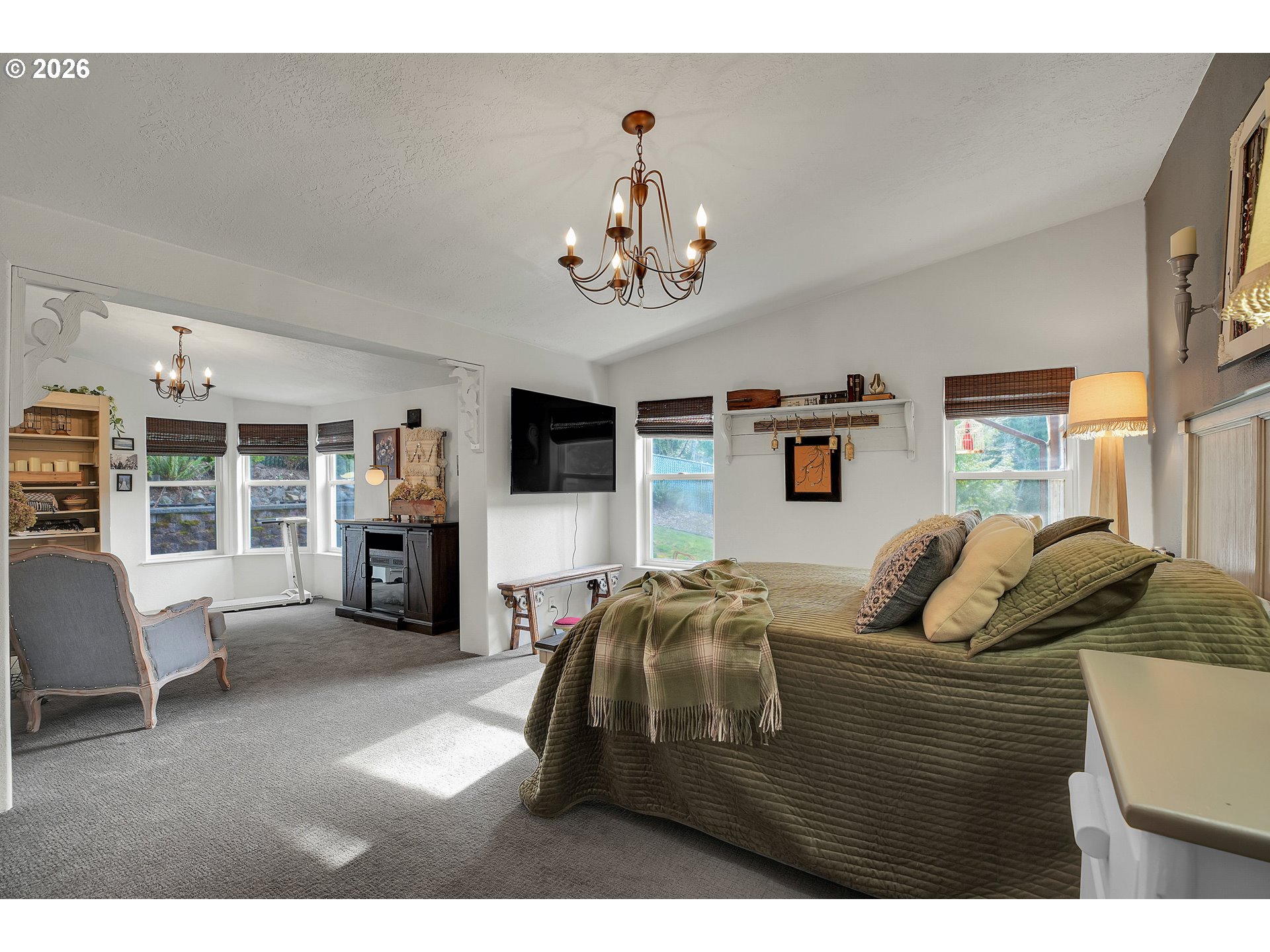 39444 Southeast Tumala Mountain Road Estacada, OR 97023 - Photo 20 of 48 Primary Bedroom