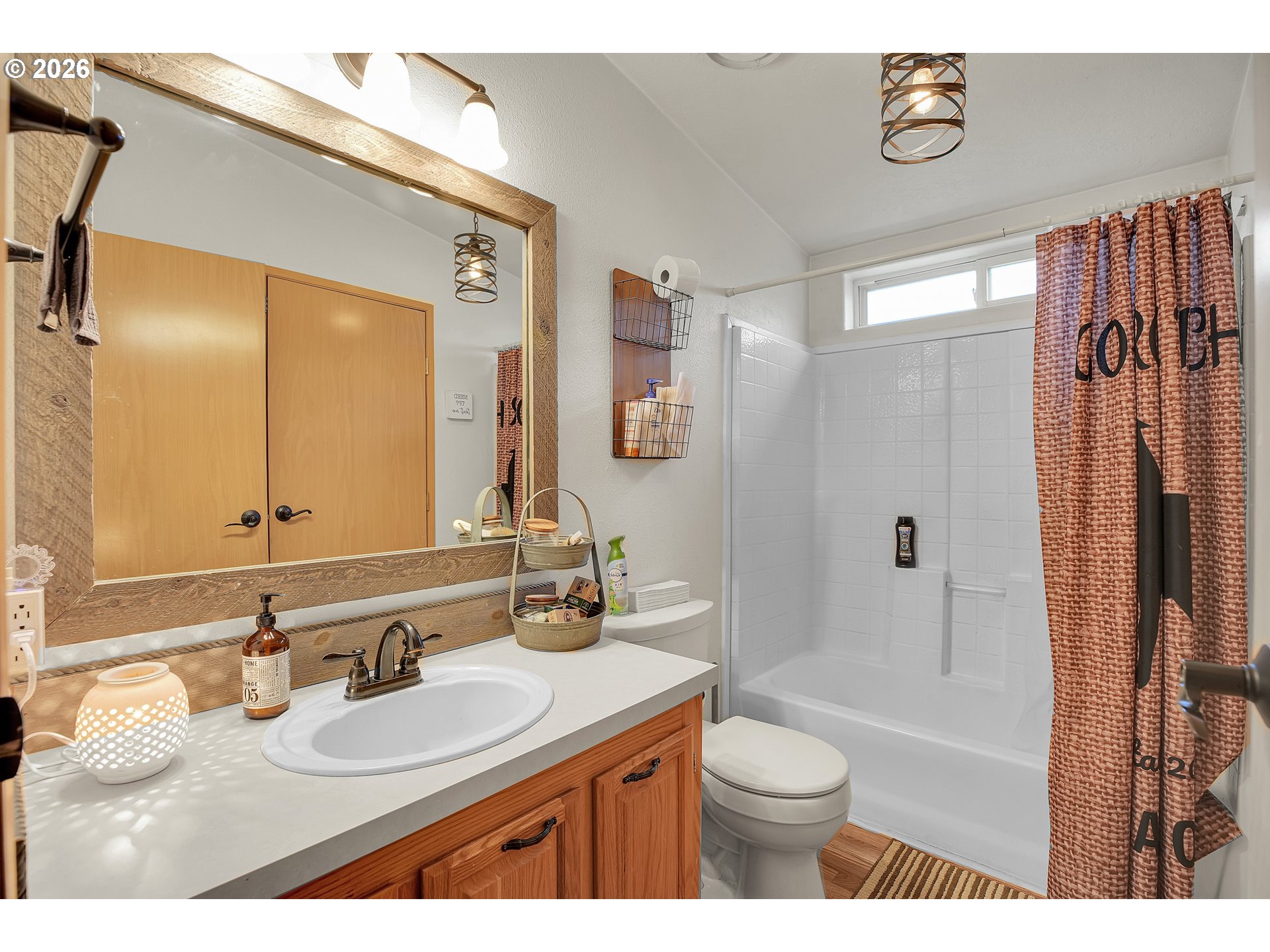 39444 Southeast Tumala Mountain Road Estacada, OR 97023 - Photo 26 of 48 Bathroom