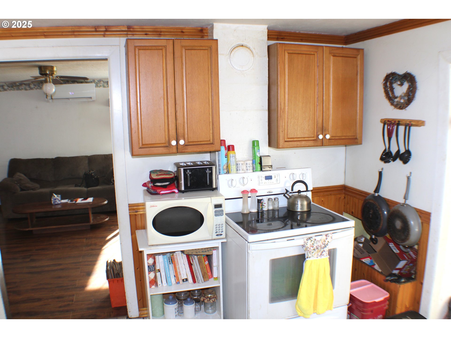 2935 Reuben Road Glendale, OR 97442 - Photo 9 of 31 Gallery Image 9