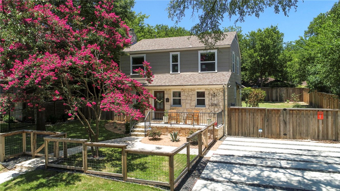 This updated and well maintained 1920 home near Hyde Park is conveniently located only minutes from the UT campus, HEB Grocery, 10 minutes from downtown, and just minutes from Meuller shopping.