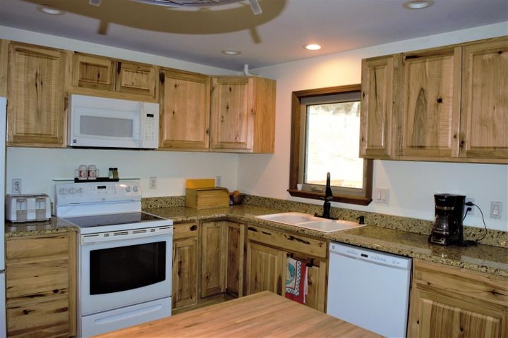 866 Basin Road Colville, WA 99114 - Photo 4 of 17