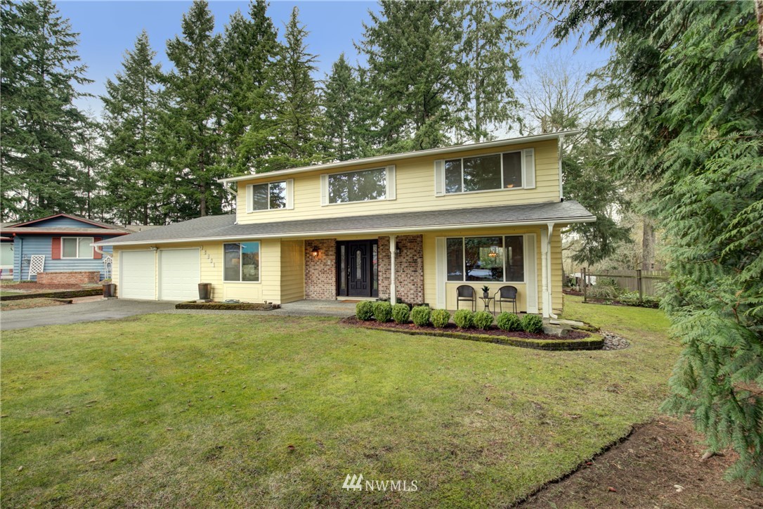 15854 132nd Place Southeast Renton, WA 98058 - Photo 3 of 35 Gallery Image 3