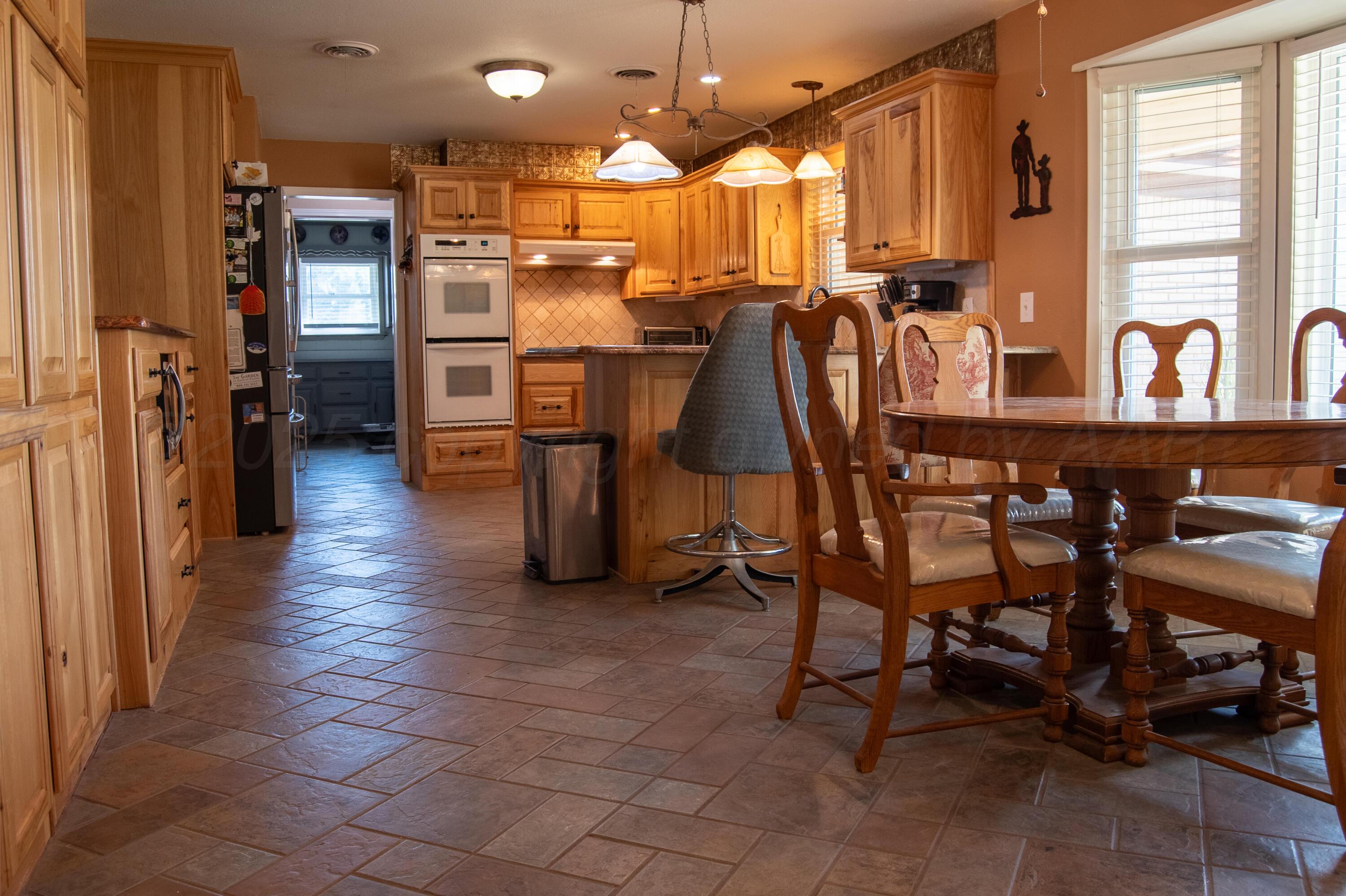 14653 Halsey Trail Amarillo, TX 79118 - Photo 23 of 66 Dining/Kitchen