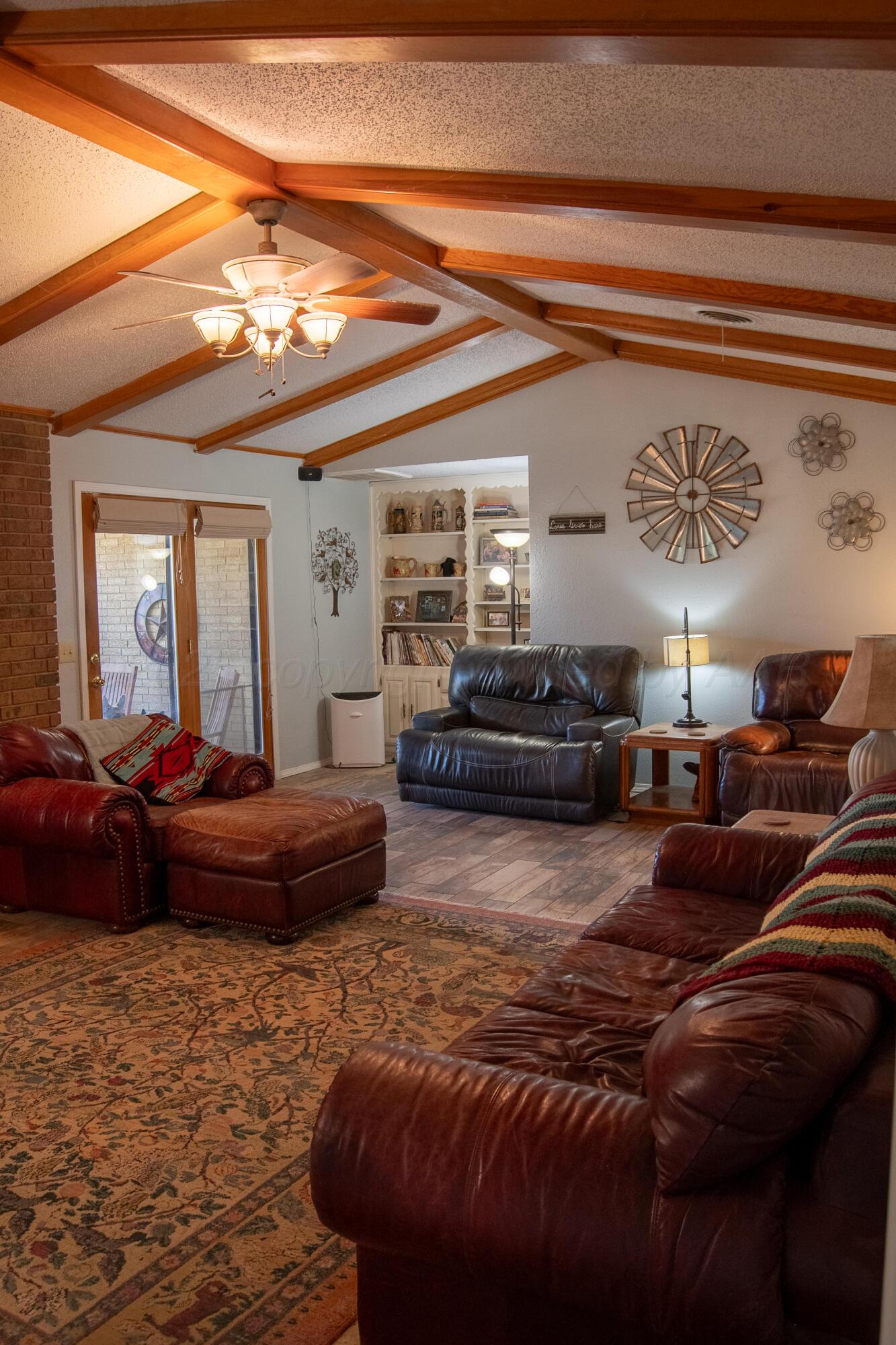 14653 Halsey Trail Amarillo, TX 79118 - Photo 34 of 66 Living Room