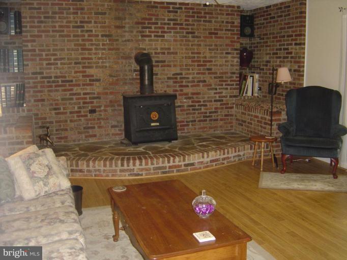 138 Windy Pines Road Front Royal, VA 22630 - Photo 2 of 17 a bathroom with a bathtub