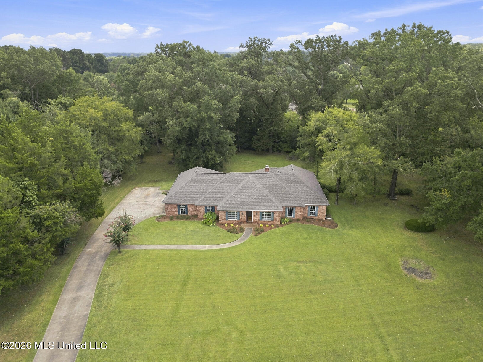109 Ingleside Road Madison, MS 39110 - Photo 1 of 43 109 Ingleside drone-1