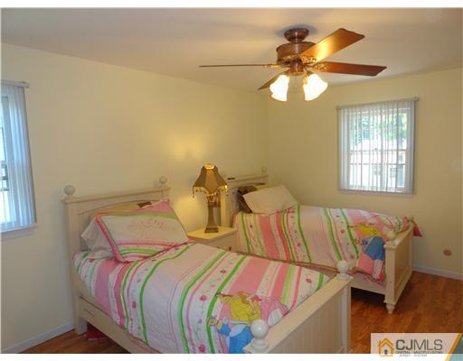 56 Portland Street Edison, NJ 08820 - Photo 18 of 25 Gallery Image 18