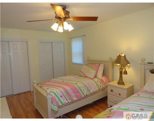 56 Portland Street Edison, NJ 08820 - Photo 19 of 25 Gallery Image 19