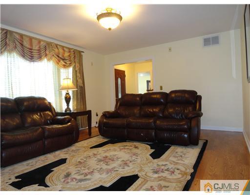 56 Portland Street Edison, NJ 08820 - Photo 3 of 25 Gallery Image 3