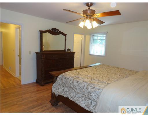 56 Portland Street Edison, NJ 08820 - Photo 21 of 25 Gallery Image 21
