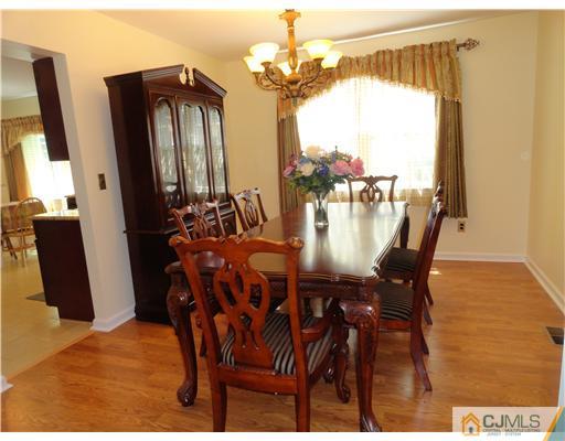56 Portland Street Edison, NJ 08820 - Photo 5 of 25 Gallery Image 5