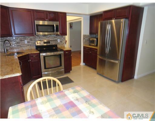 56 Portland Street Edison, NJ 08820 - Photo 7 of 25 Gallery Image 7
