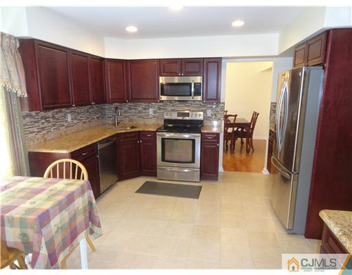 56 Portland Street Edison, NJ 08820 - Photo 8 of 25 Gallery Image 8