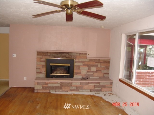 2527 Spring Street Bremerton, WA 98310 - Photo 6 of 11 Gallery Image 6