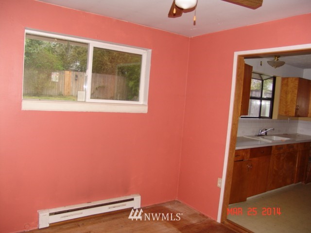 2527 Spring Street Bremerton, WA 98310 - Photo 7 of 11 Gallery Image 7