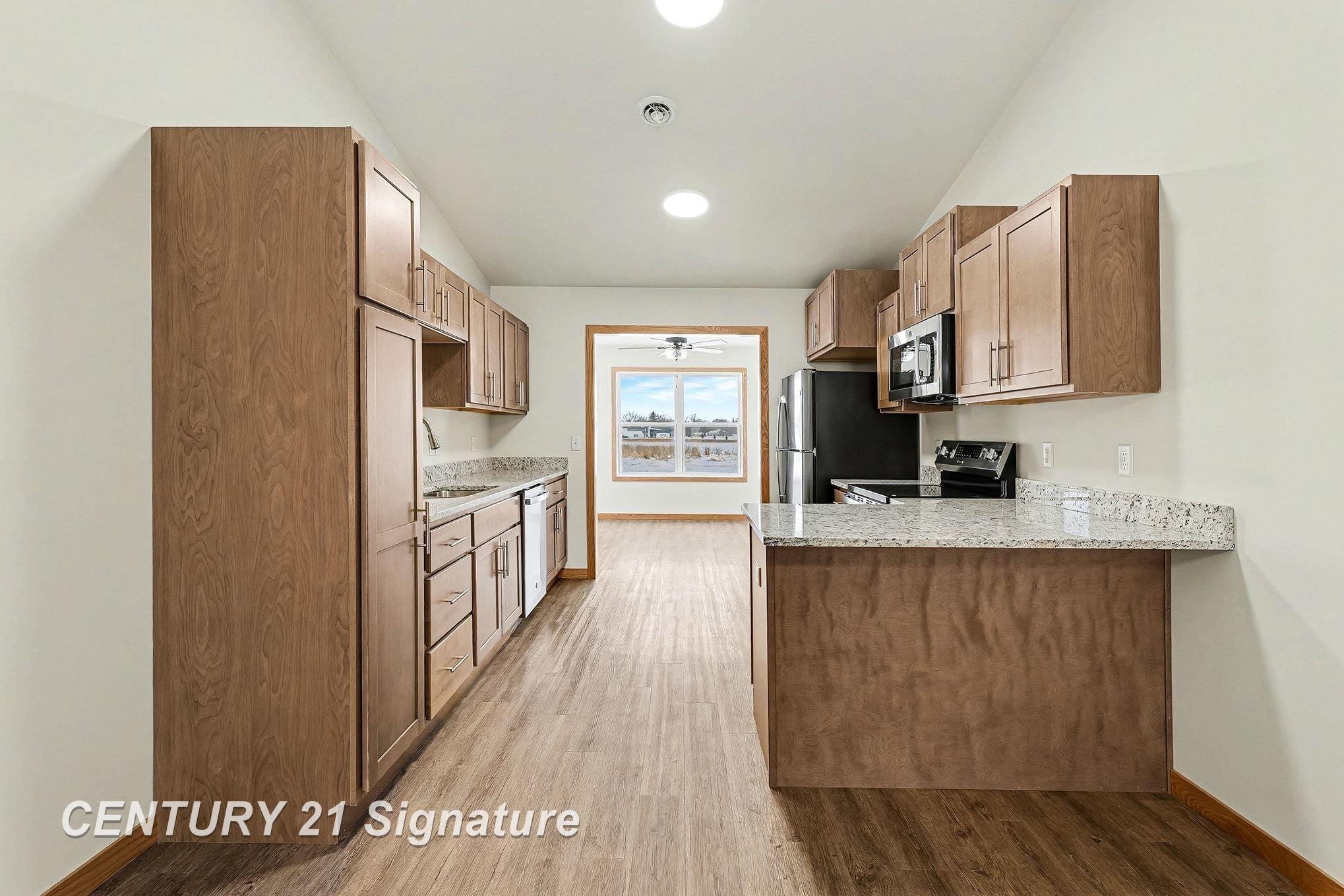 8487 North River Road Freeland, MI 48623 - Photo 7 of 27