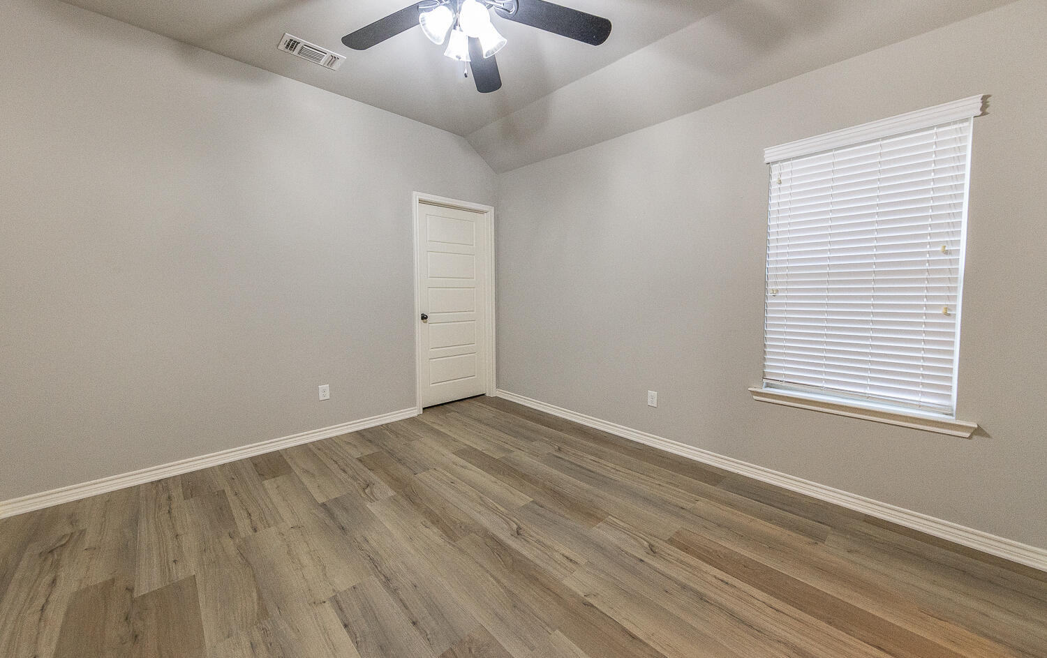 6909 72nd Street Lubbock, TX 79424 - Photo 19 of 29 2L9A4907