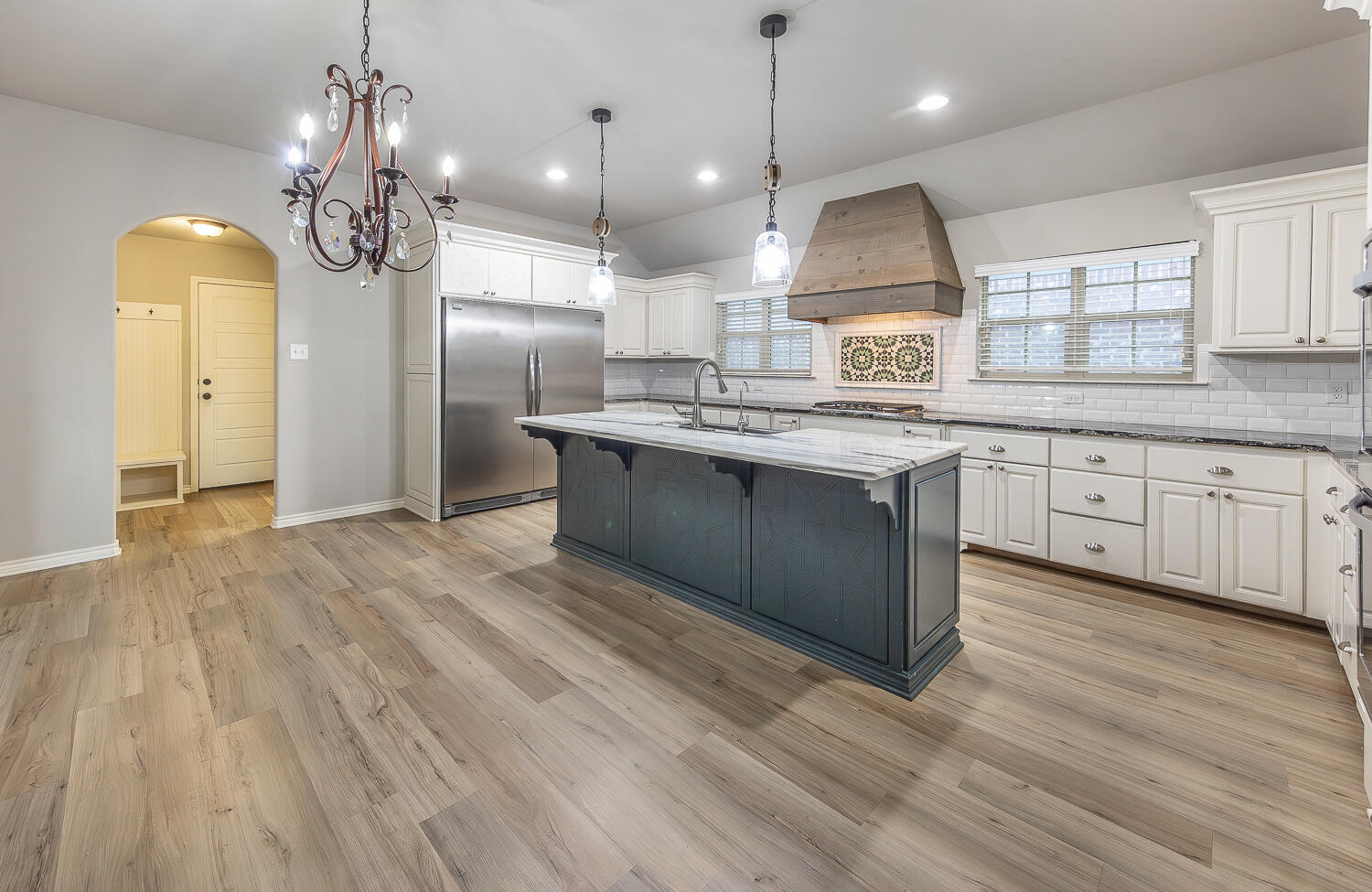 6909 72nd Street Lubbock, TX 79424 - Photo 6 of 29 2L9A4821