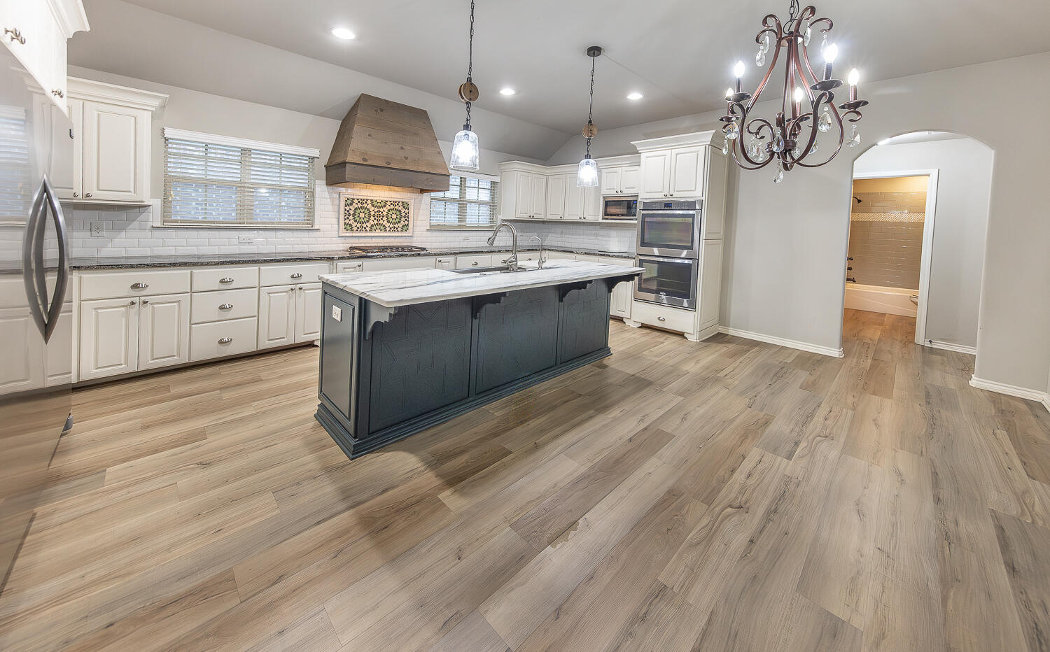 6909 72nd Street Lubbock, TX 79424 - Photo 7 of 29 2L9A4814