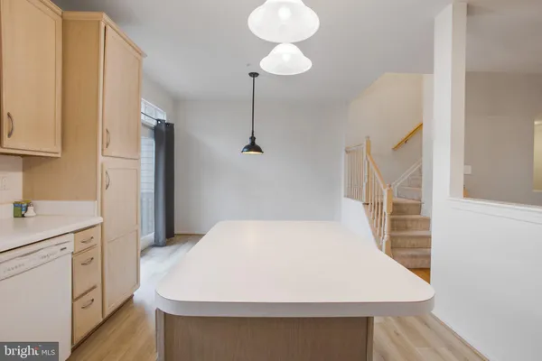 $3,000 | 13008 Shamrock Glen Drive, Unit 904, Germantown, MD 20874