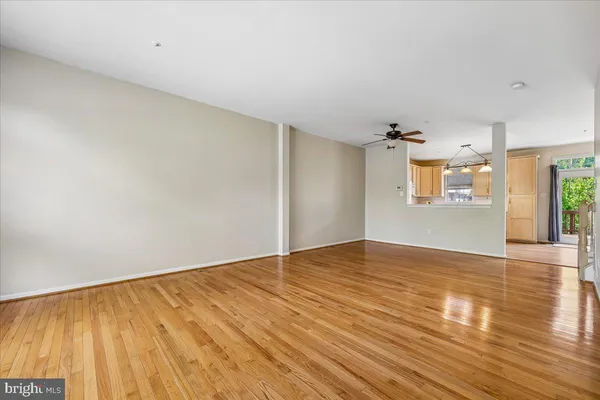 $3,000 | 13008 Shamrock Glen Drive, Unit 904, Germantown, MD 20874