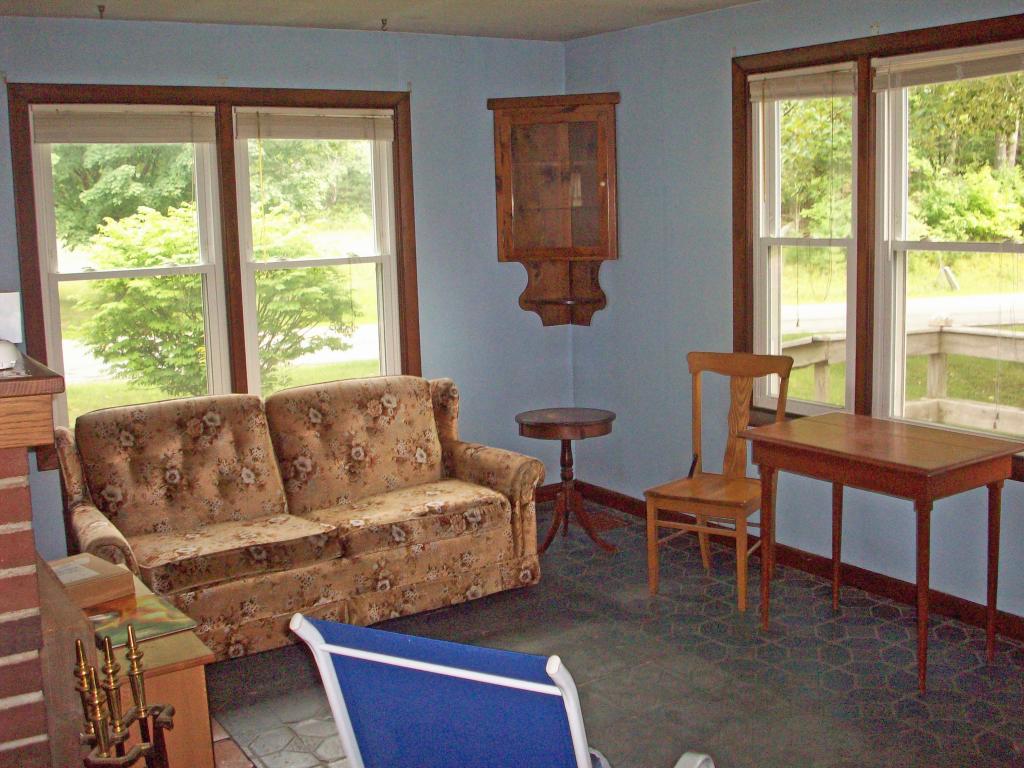 996 Rt 132n New Hampton, NH 03256 - Photo 4 of 17