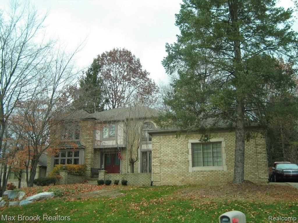 1406 Springwood Lane Rochester Hills, MI 48309 - Photo 1 of 25