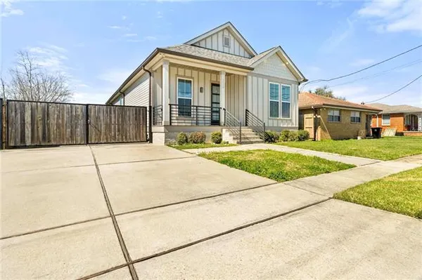 $305,000 | 2104 Aycock Street, Arabi, LA 70032