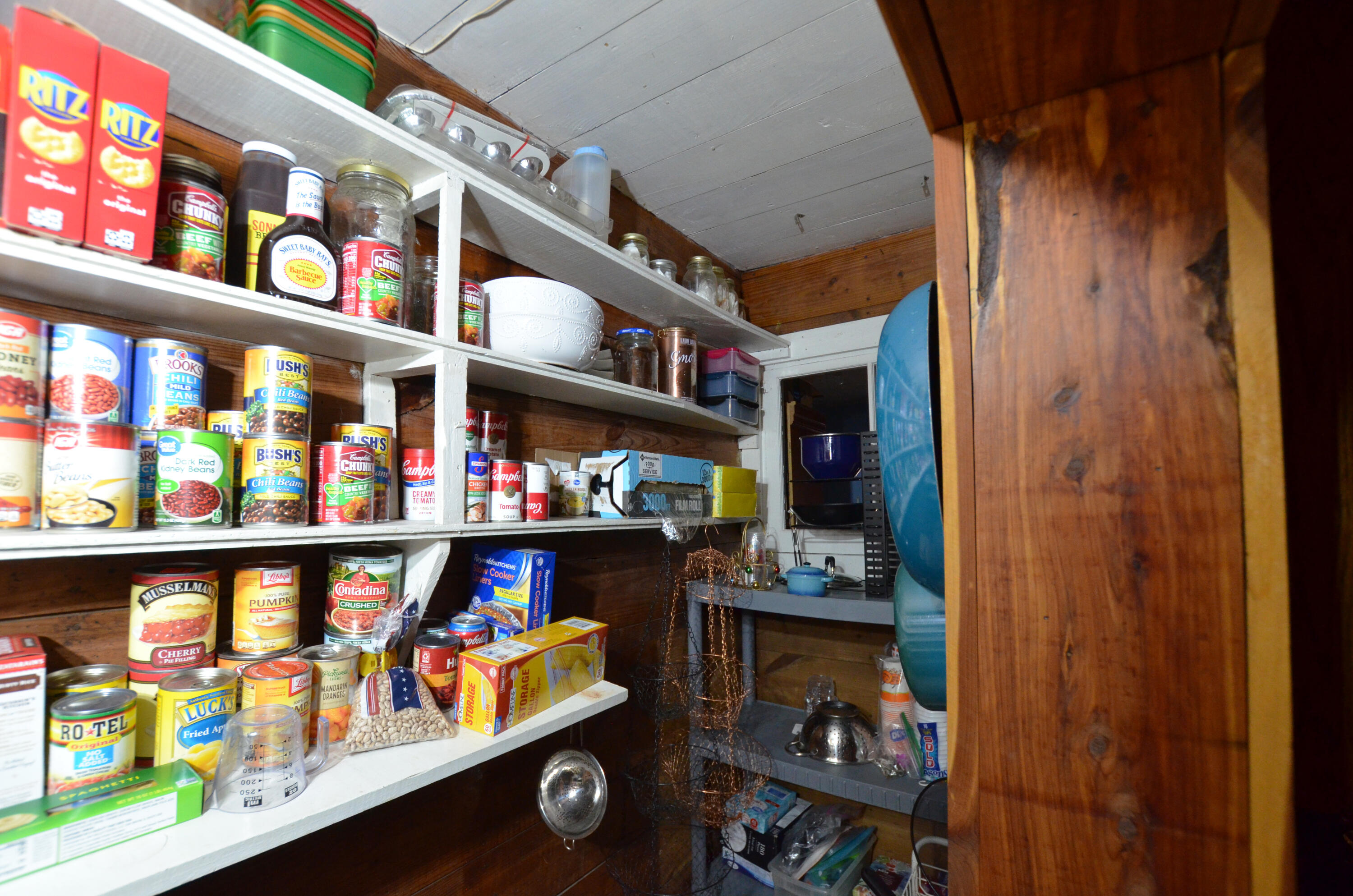 346 Goose Creek Road Jackson, KY 41339 - Photo 14 of 40 Pantry!