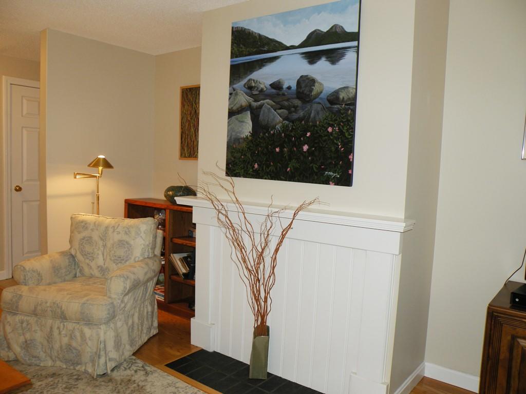 3 Fieldstone Court, Unit 3 Portland, ME 04103 - Photo 7 of 39 Aesthetic beadboard