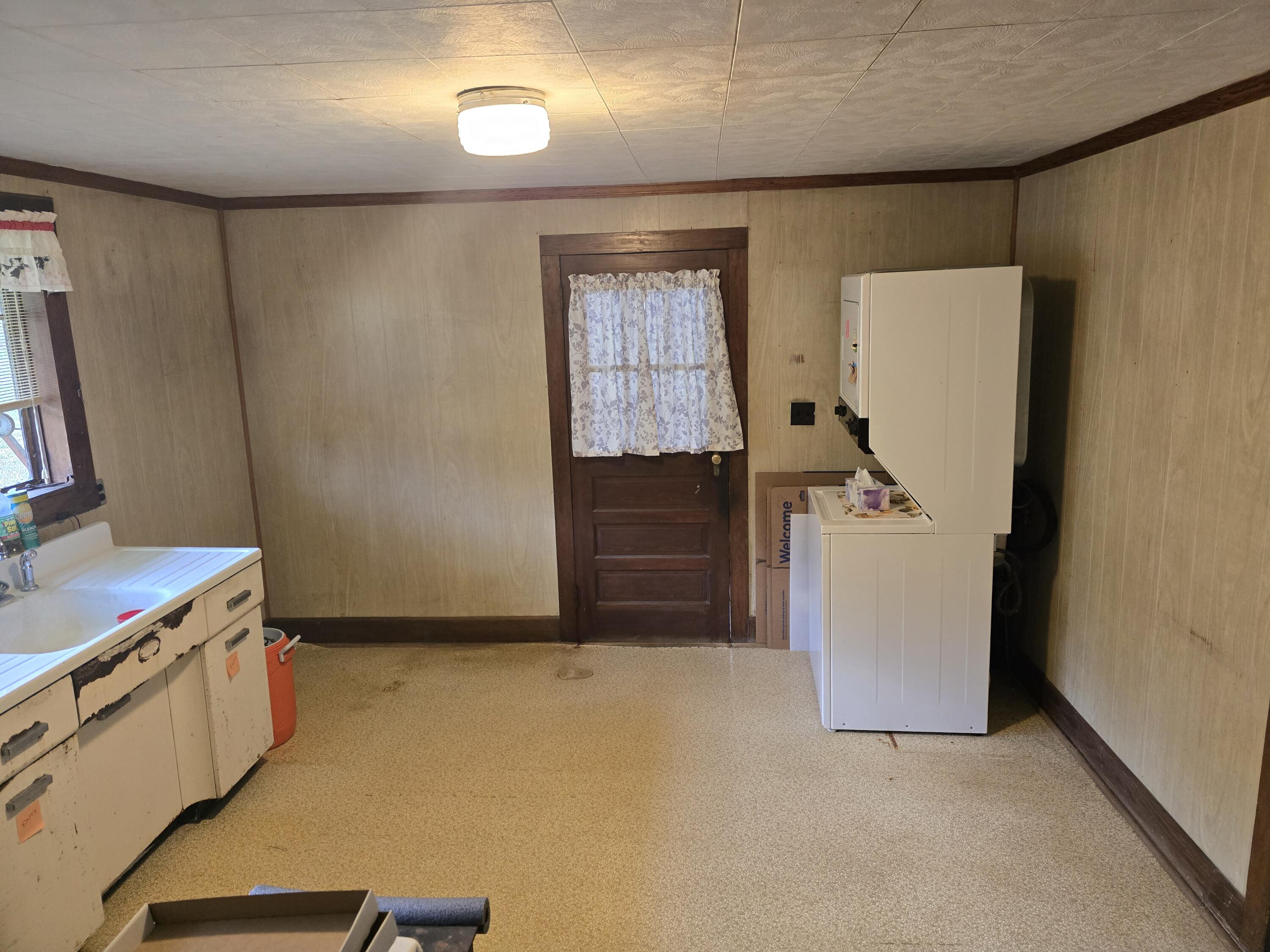 1685 Davis Buchanan, VA 24066 - Photo 3 of 12