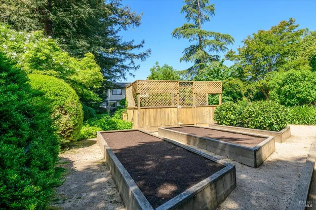 $1,384,000 | 4078 Tokay Drive, Napa, CA 94558