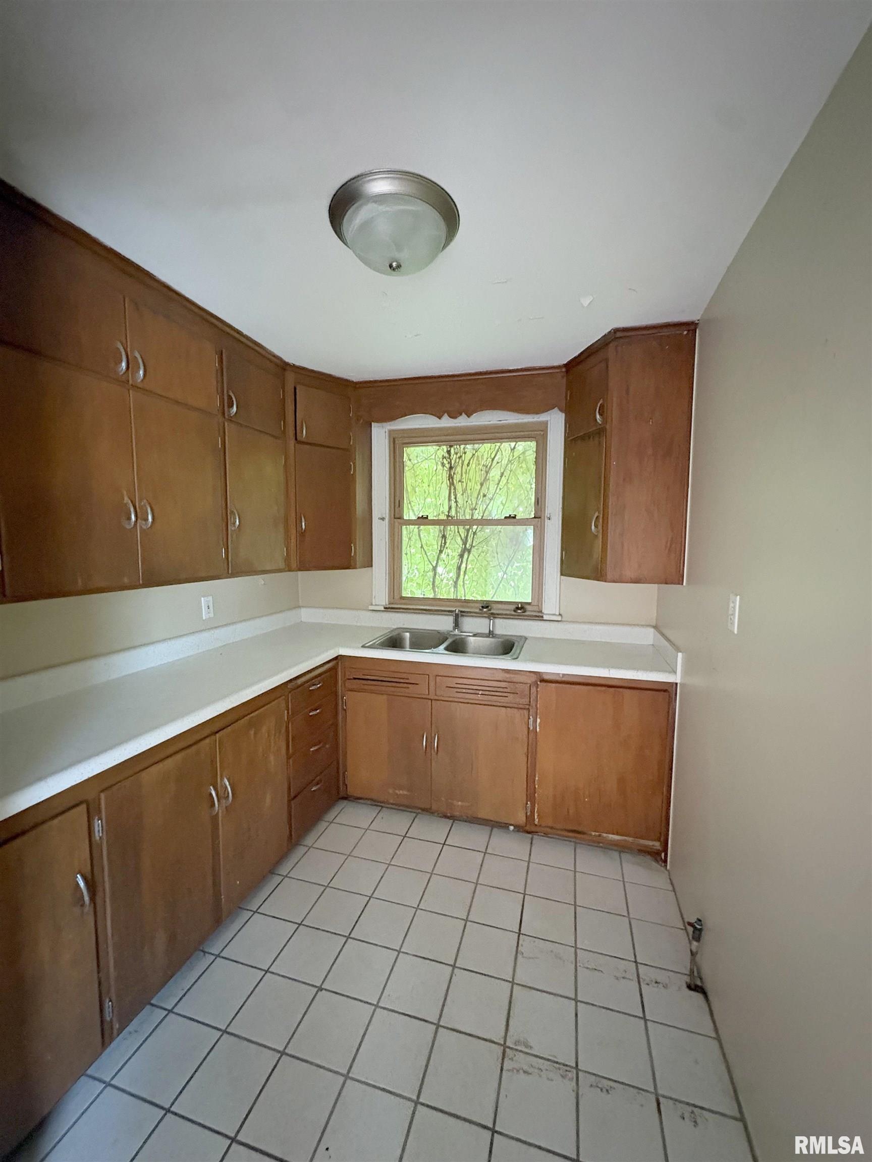 6002 West Farmington Road Peoria, IL 61604 - Photo 8 of 28 Gallery Image 8