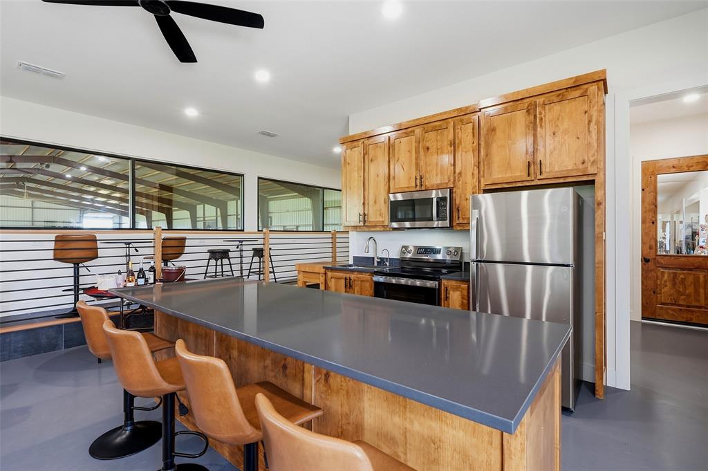 10531 Cole Road Pilot Point, TX 76258 - Photo 9 of 40