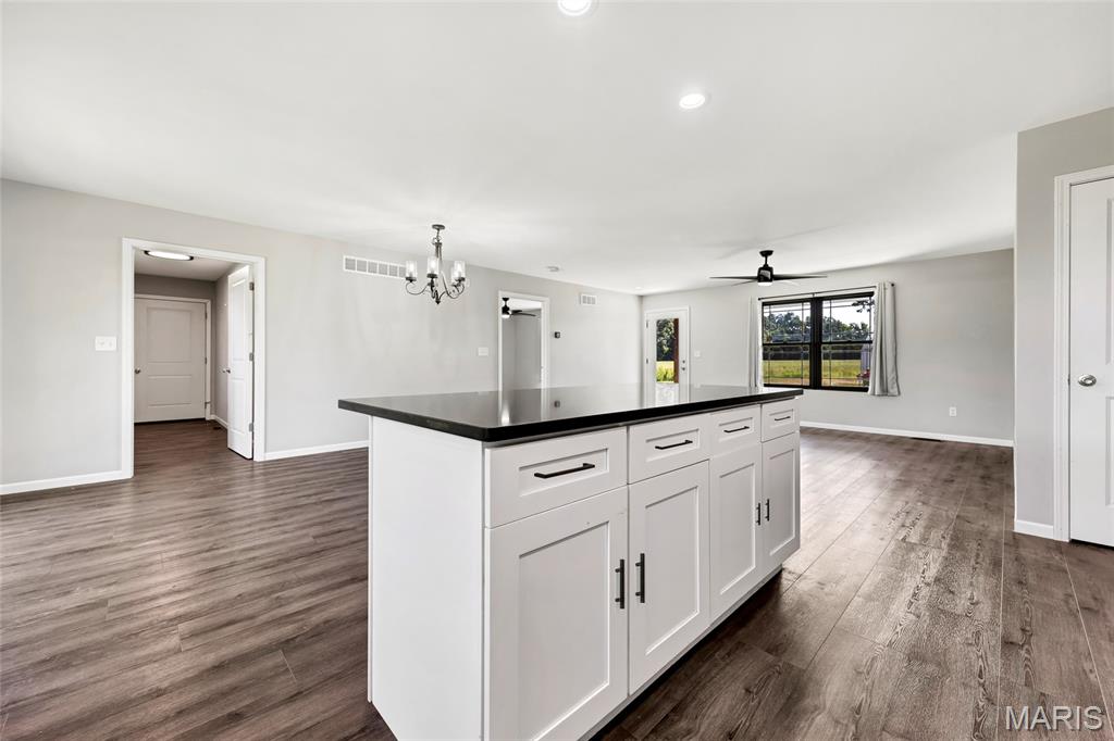 4375 Jj Road Waterloo, IL 62298 - Photo 14 of 40 Gallery Image 14