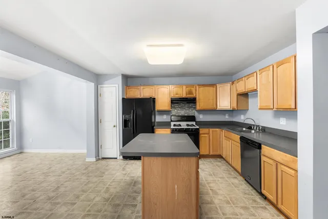 $379,000 | 303 St Thomas Drive, Egg Harbor Township, NJ 08234