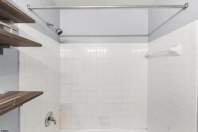 $379,000 | 303 St Thomas Drive, Egg Harbor Township, NJ 08234