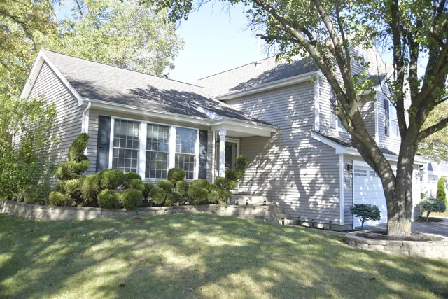 $389,900 | 1644 Stockton Lane, Crystal Lake, IL 60014