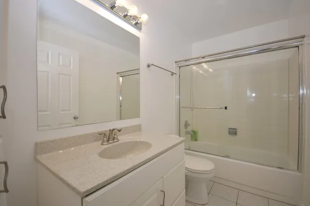 $389,900 | 1644 Stockton Lane, Crystal Lake, IL 60014