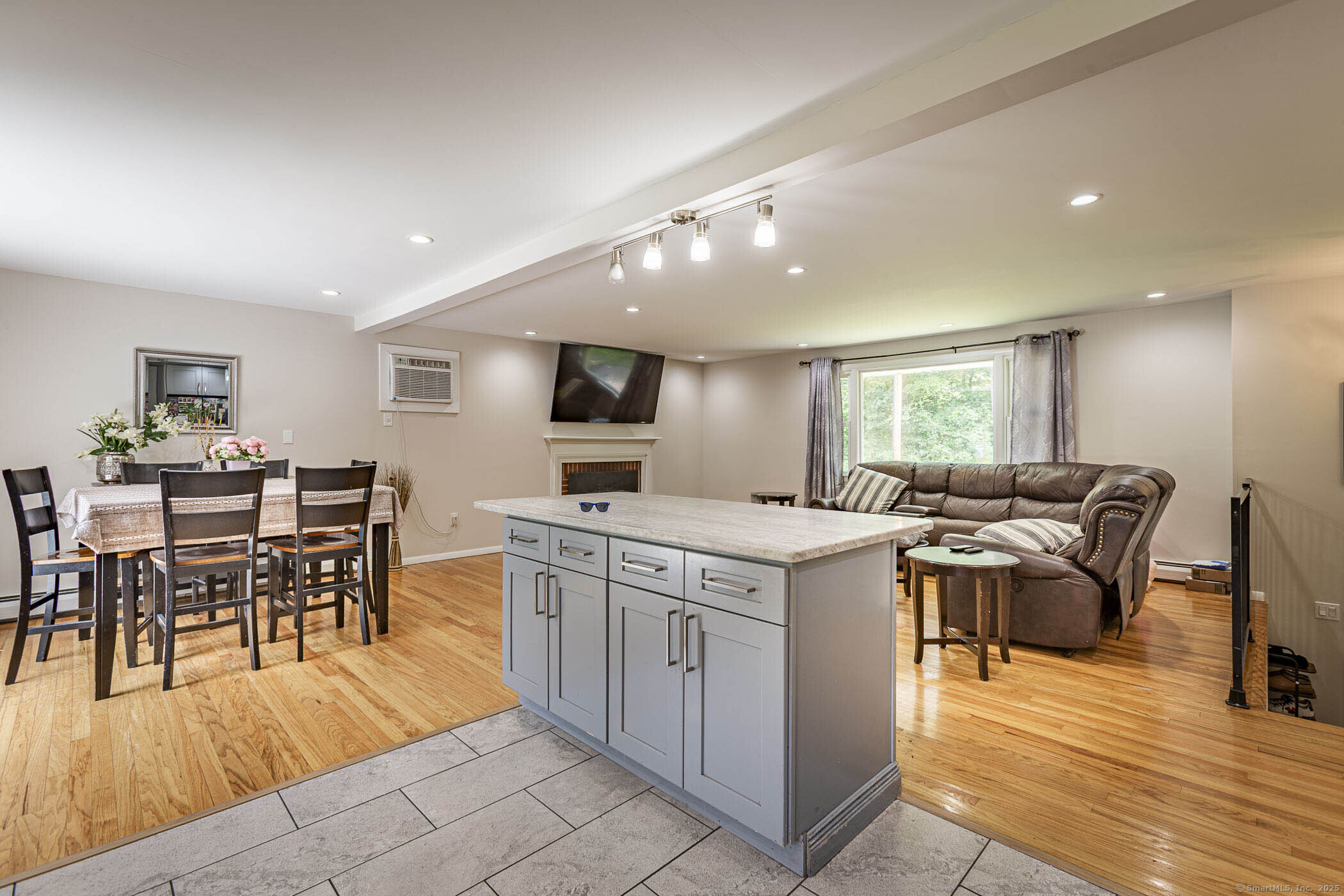 16 Hilltop Road Windsor, CT 06095 - Photo 8 of 31