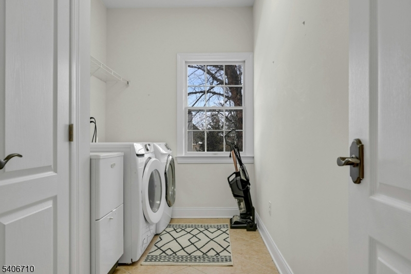 37 Crownview Court Sparta, NJ 07871 - Photo 24 of 33