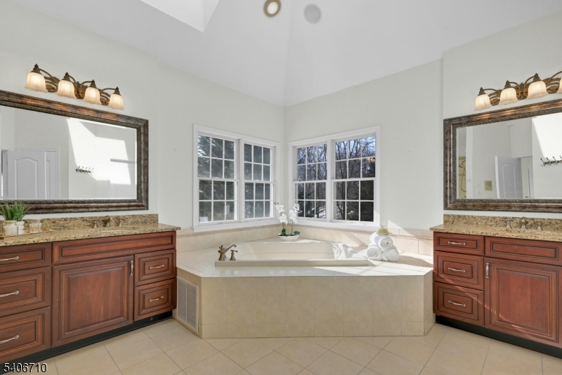 37 Crownview Court Sparta, NJ 07871 - Photo 30 of 33