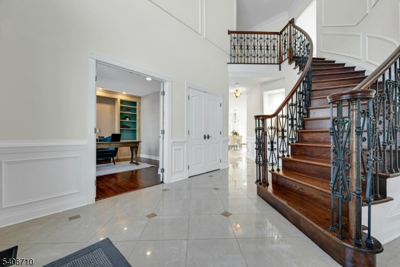 37 Crownview Court Sparta, NJ 07871 - Photo 4 of 33